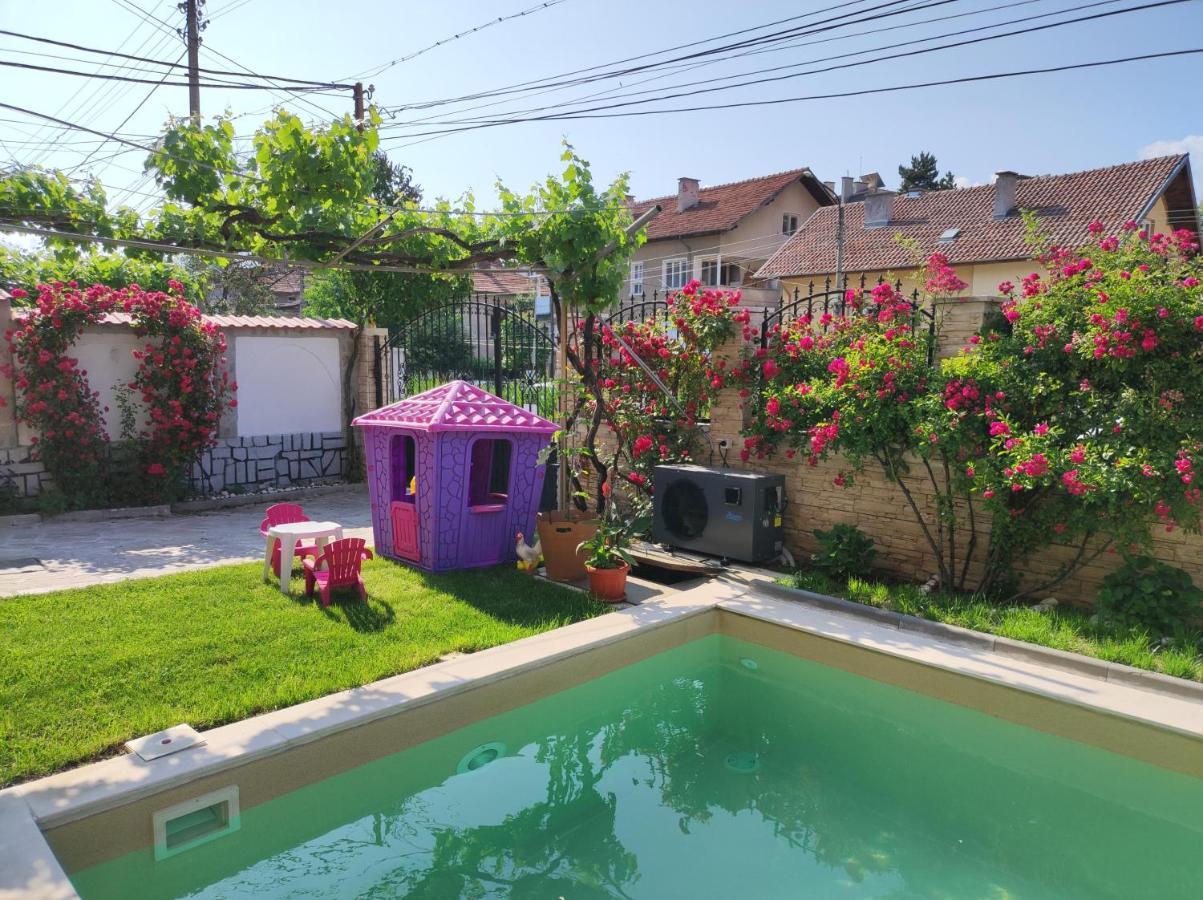 Family Hotel Velevi Velingrad Exterior photo